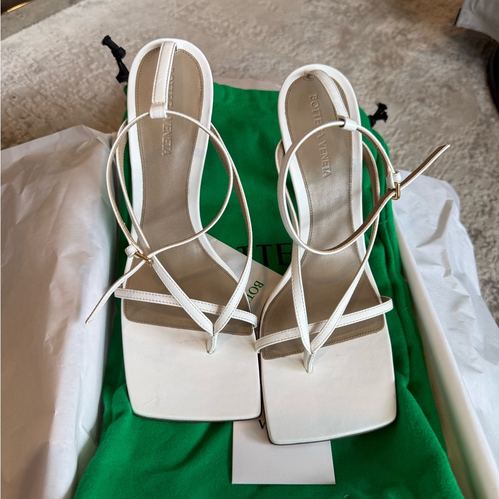 Bottega Veneta White Strappy Sandals Size 9.5